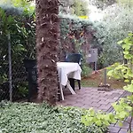شقة For 2